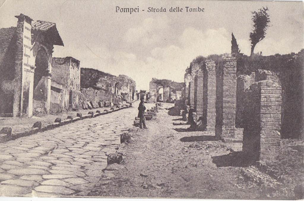 Via dei Sepolcri. Old postcard by Trampetti. Looking south towards Herculaneum Gate. 
Photo courtesy of Drew Baker.