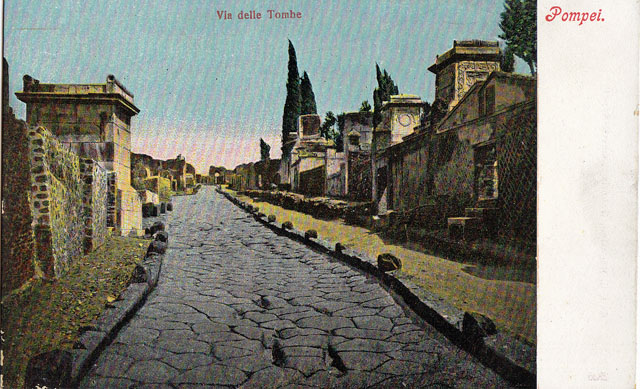 Via dei Sepolcri. Old postcard by Ragozino. Looking south from HGE38 to junction with Via Superior. Photo courtesy of Drew Baker.