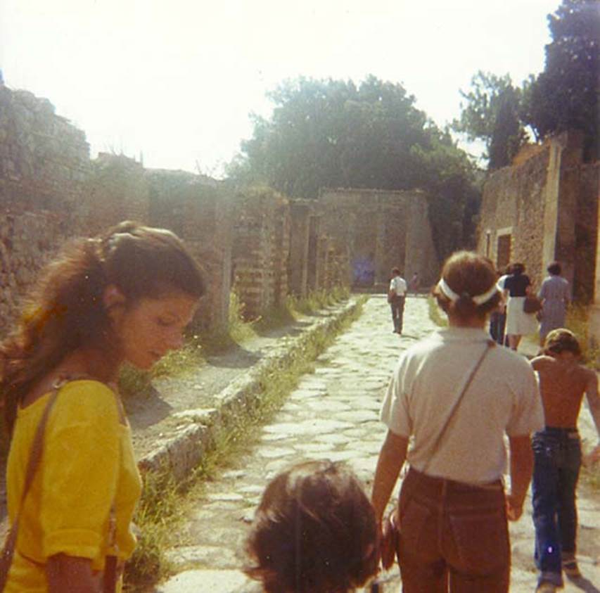 Via dei Teatri, 1978. Looking south between VIII.4 and VIII.5. Photo courtesy of Roberta Falanelli.

