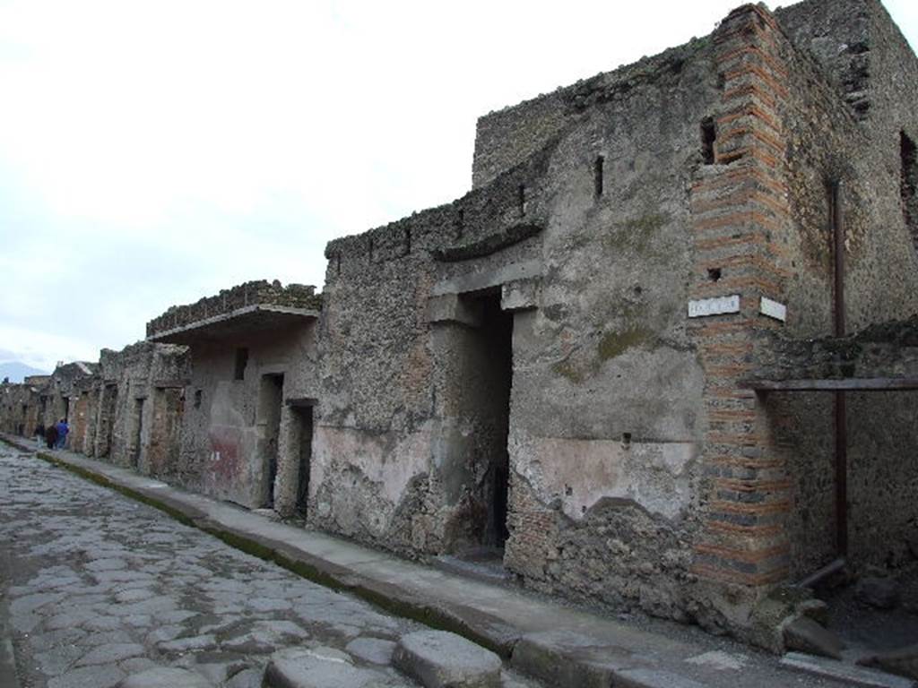 Via dell’ Abbondanza. South side. Looking east from I.7.1. December 2006.