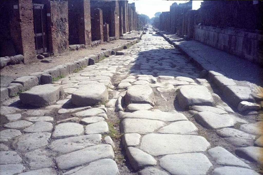 Via della Fortuna. July 2011. Looking east between VI.10 and VII.4. Photo courtesy of Rick Bauer.