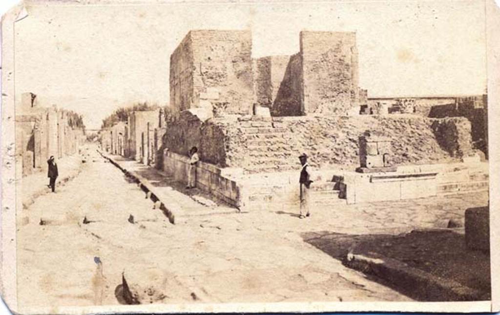Via della Fortuna on the east side (left) of the crossroads and Via del Foro (right). Between 1867 and 1874.
Photo by Sommer and Behles. Photo courtesy of Charles Marty.
