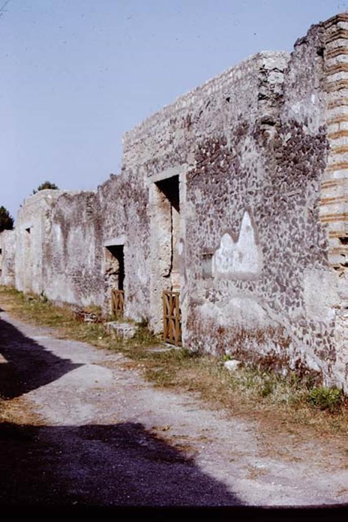 Via di Castricio, Pompeii, south side. 1972. Looking east along I.15. Photo by Stanley A. Jashemski. 
Source: The Wilhelmina and Stanley A. Jashemski archive in the University of Maryland Library, Special Collections (See collection page) and made available under the Creative Commons Attribution-Non Commercial License v.4. See Licence and use details. J72f0504
