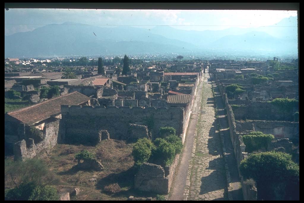 Via di Mercurio between VI.9 and VI.7. Looking south from Tower XI. 
Photographed 1970-79 by Günther Einhorn, picture courtesy of his son Ralf Einhorn.
