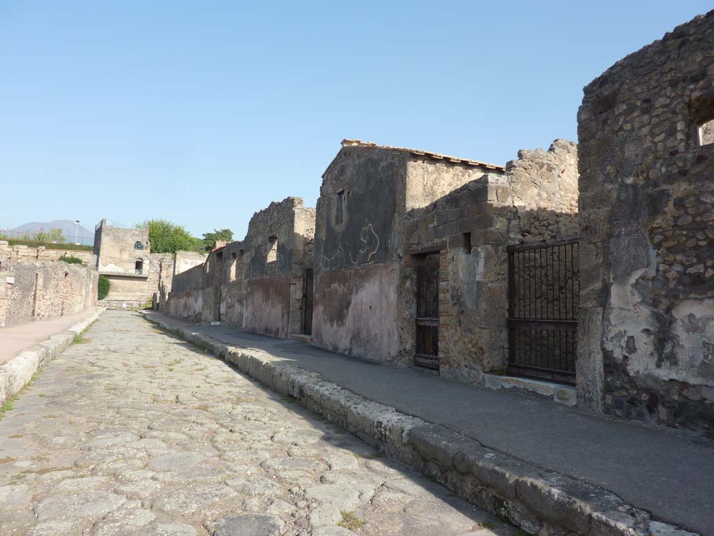 Via di Mercurio, Pompeii, April 2019. Looking north from VI.9.2, on right.
Photo courtesy of Rick Bauer.
