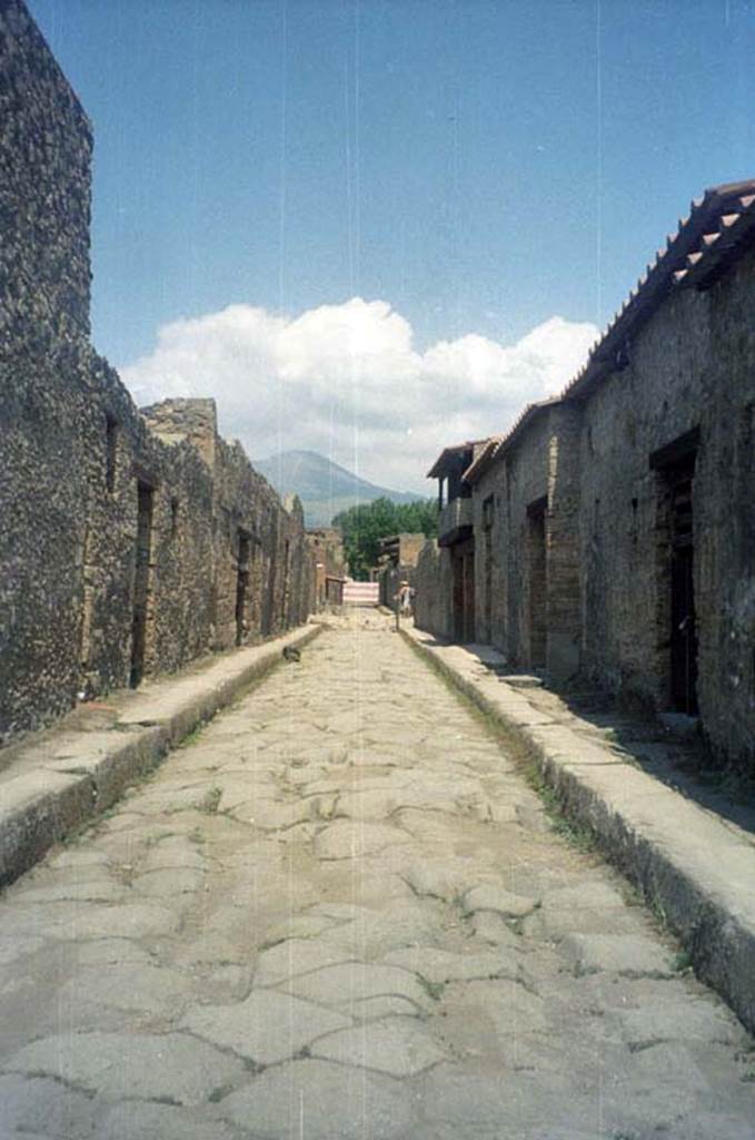 Via di Nocera, July 2011. Looking north from between I.14.1 and II.9.1. Photo courtesy of Rick Bauer.