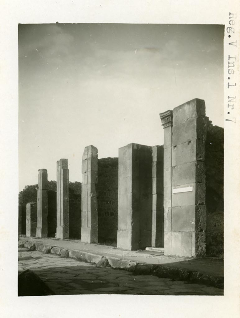 Via di Nola, Pompeii. Pre-1937-39. 
Looking north-west from near V.1.7/8 towards doorways of V.1.3/4/5 and 6, on the north side.
Photo courtesy of American Academy in Rome, Photographic Archive.  Warsher collection no. 1481.
