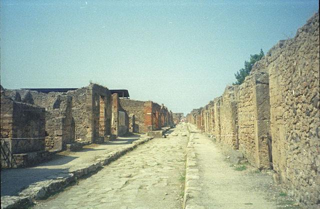 Via di Nola, Pompeii, 1933. Looking west from near IX.8.3, on left.  Photo courtesy of Peter Woods.

