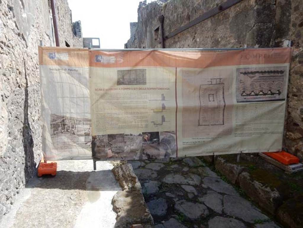Vicolo del Gallo, Pompeii. May 2018. Looking east along “closed” roadway. Photo courtesy of Buzz Ferebee.