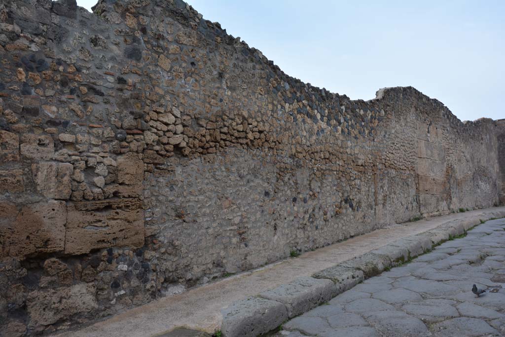 Vicolo del Menandro, Pompeii. March 2018. Looking east to detail of south wall.
Foto Tobias Busen, ERC Grant 681269 DÉCOR.
