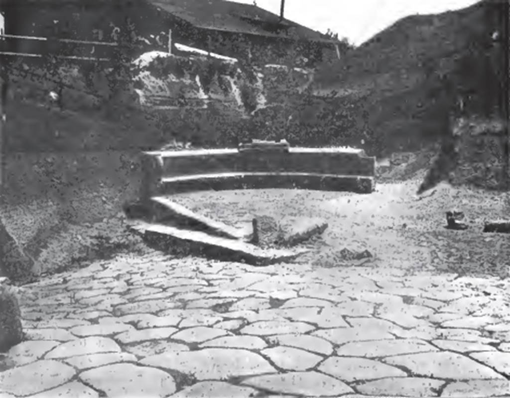 NGH Pompeii. 1910 photo of tomb.