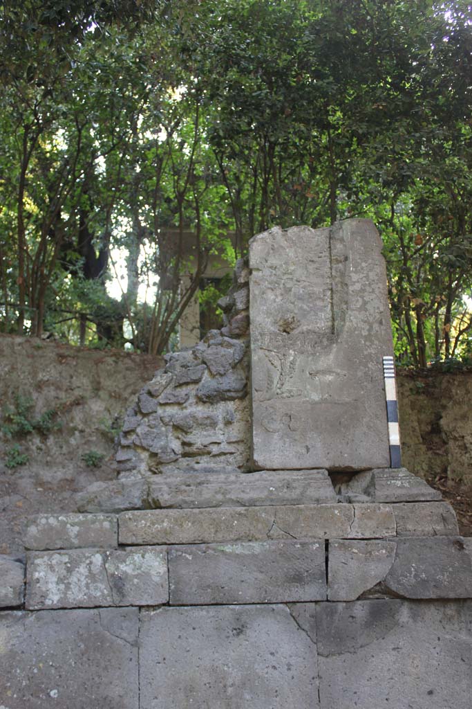 NGH Pompeii. August 2015. West side of altar. Photo courtesy Stephen Kay, British School at Rome.