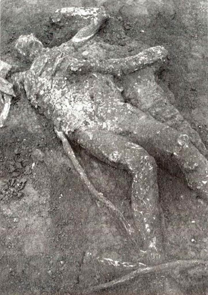 Casts of bodies found outside Porta Nola near tomb of Obellius Firmus.
See De Caro S., 1976. Scavi nell’area fuori Porta Nola a Pompei: Cronache Pompeiane V, (fig. 25). 
