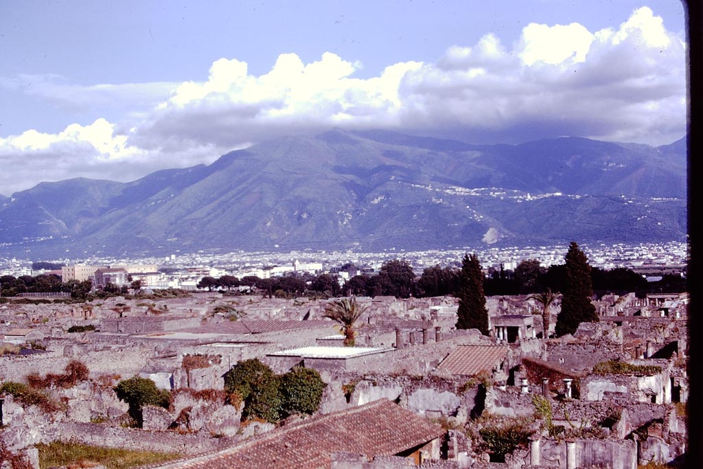 T11 Pompeii. Tower XI. 1978. Looking south-east. Photo by Stanley A. Jashemski.   
Source: The Wilhelmina and Stanley A. Jashemski archive in the University of Maryland Library, Special Collections (See collection page) and made available under the Creative Commons Attribution-Non-Commercial License v.4. See Licence and use details.
J78f0194
