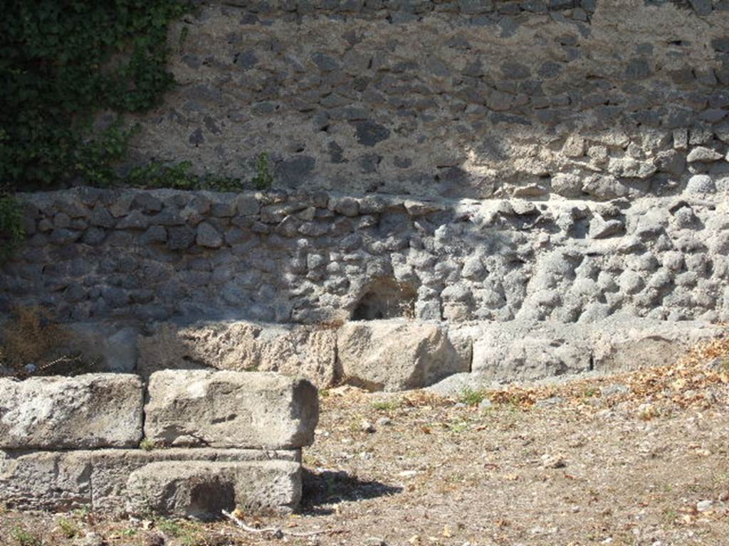 T11 Pompeii. September 2005. Base of Tower XI at end of Via di Mercurio. 