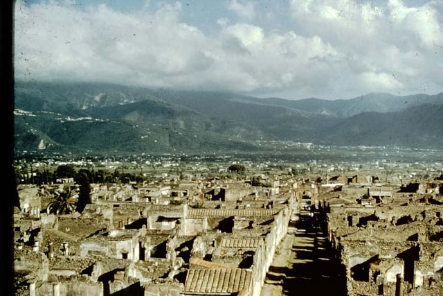 T11 Pompeii. Tower XI. 1978. Looking south-west towards the Bay of Naples and Sorrentine Peninsula. Photo by Stanley A. Jashemski.   
Source: The Wilhelmina and Stanley A. Jashemski archive in the University of Maryland Library, Special Collections (See collection page) and made available under the Creative Commons Attribution-Non Commercial License v.4. See Licence and use details. J78f0200
