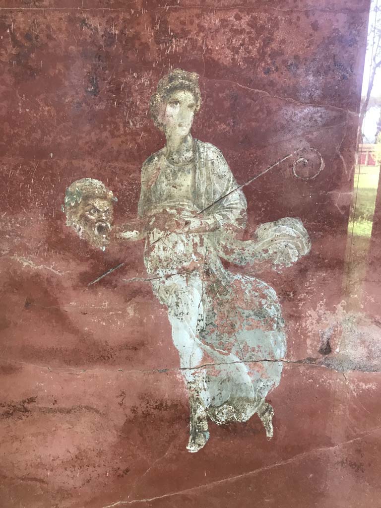 Complesso dei triclini in località Moregine a Pompei. 1959. Triclinium B, west wall with painting of one of the Dioscuri holding a horse.
Excavation photo on display in Boscoreale Antiquarium, September 2016. The side of the marble clad couch and the mosaic floor can also be seen.
Photo courtesy of Michael Binns

