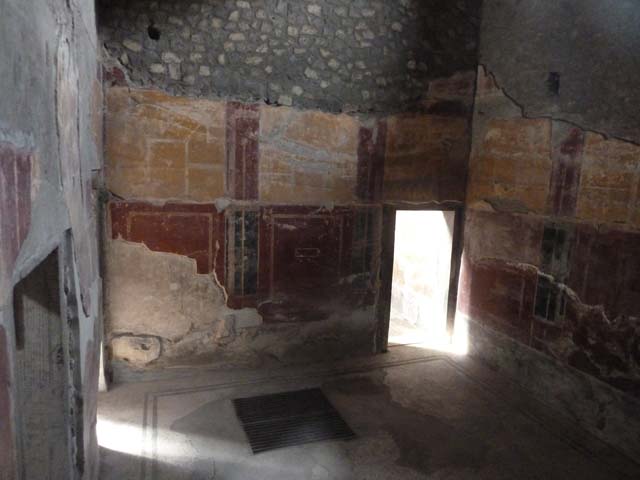 Oplontis, September 2015. Room 18, south wall with two doorways, on the left to room 8, on the right to room 16.