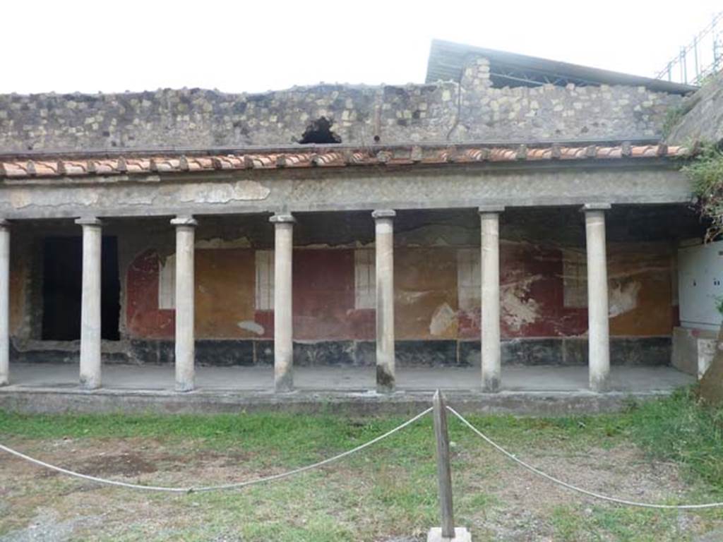 Oplontis, September 2015. Room 33, looking south towards the west portico of north garden.