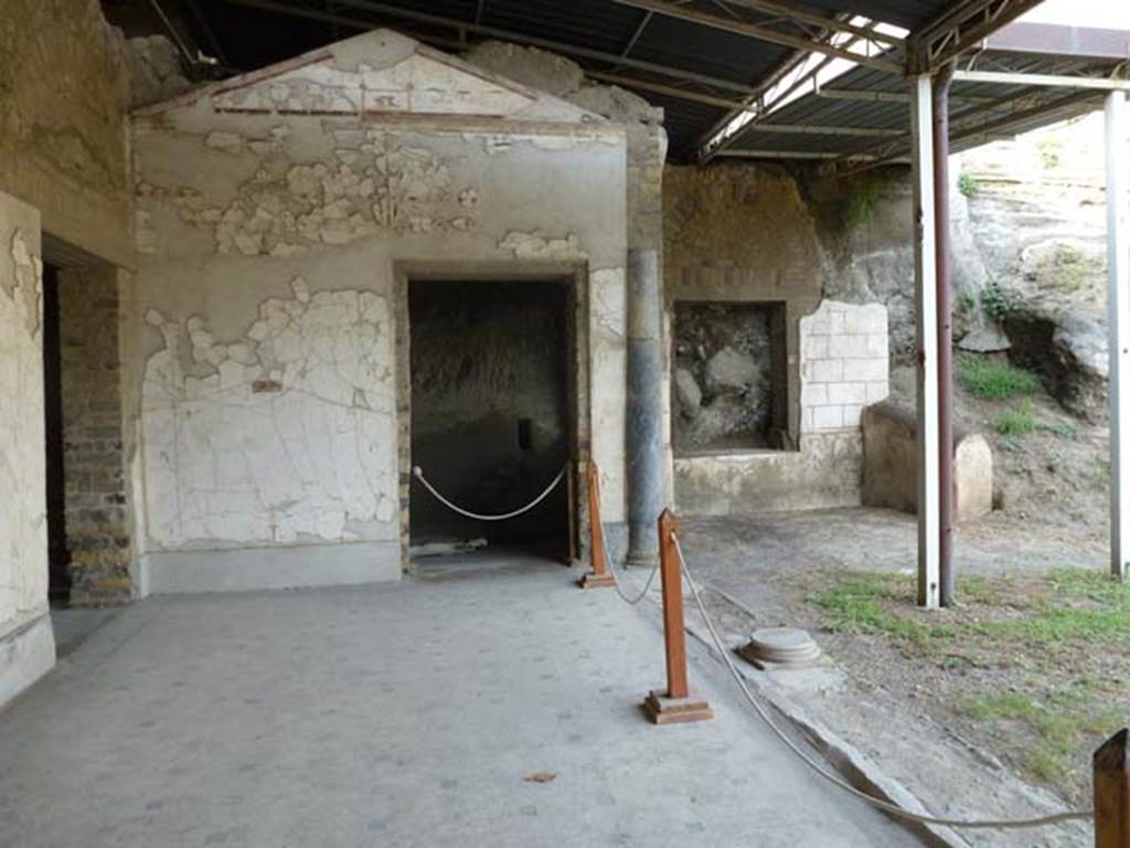 Oplontis, September 2011. Area 60, north wall of the west portico with doorway to room 97.
On the left is the doorway to room 94. Photo courtesy of Michael Binns.


