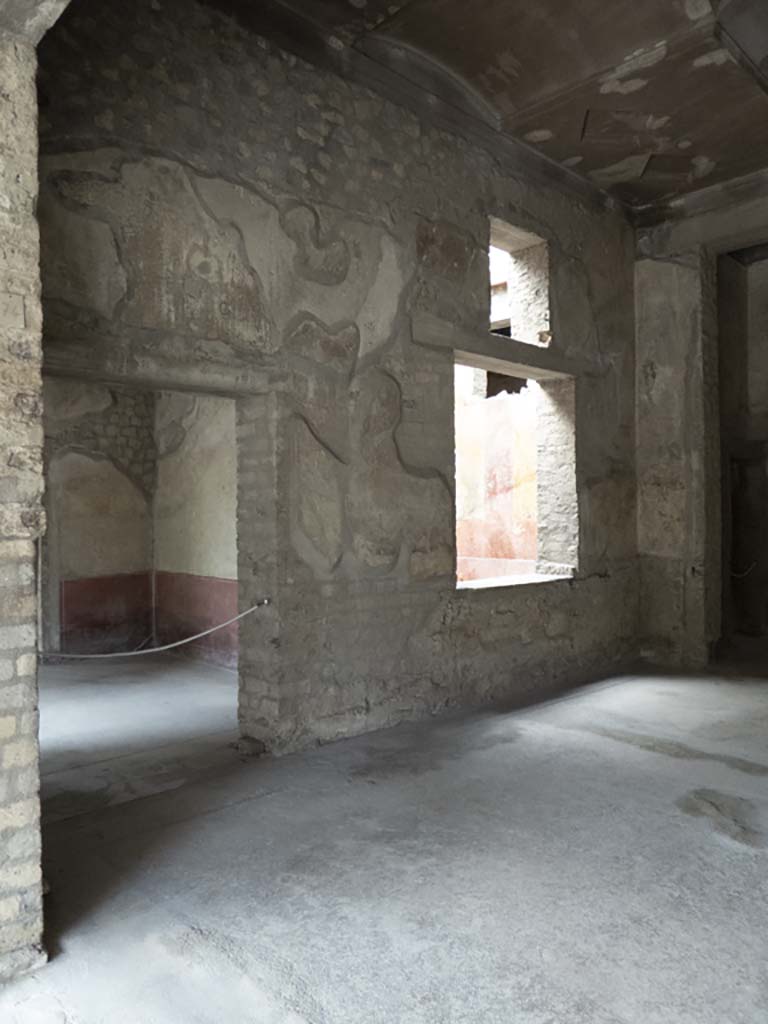 Oplontis Villa of Poppea, September 2017. 
Room 74, looking towards south wall, with doorway to room 72, on left, and window to garden room 70, on right.
Foto Annette Haug, ERC Grant 681269 DÉCOR.
