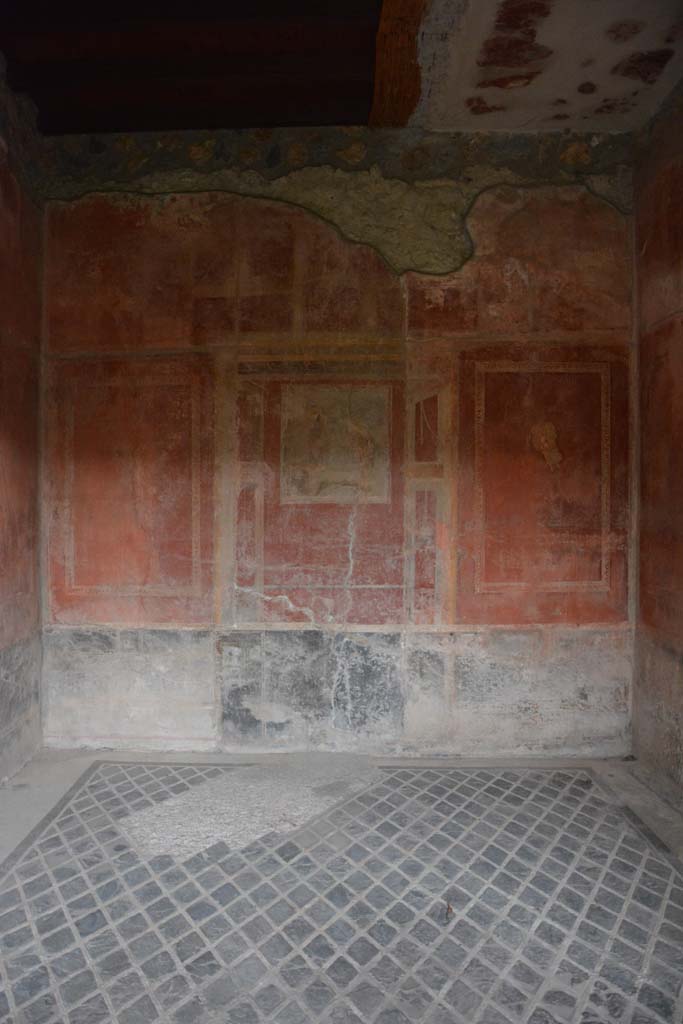 I.10.4 Pompeii. October 2017. Room 15, looking towards east wall.
Foto Annette Haug, ERC Grant 681269 DÉCOR.
