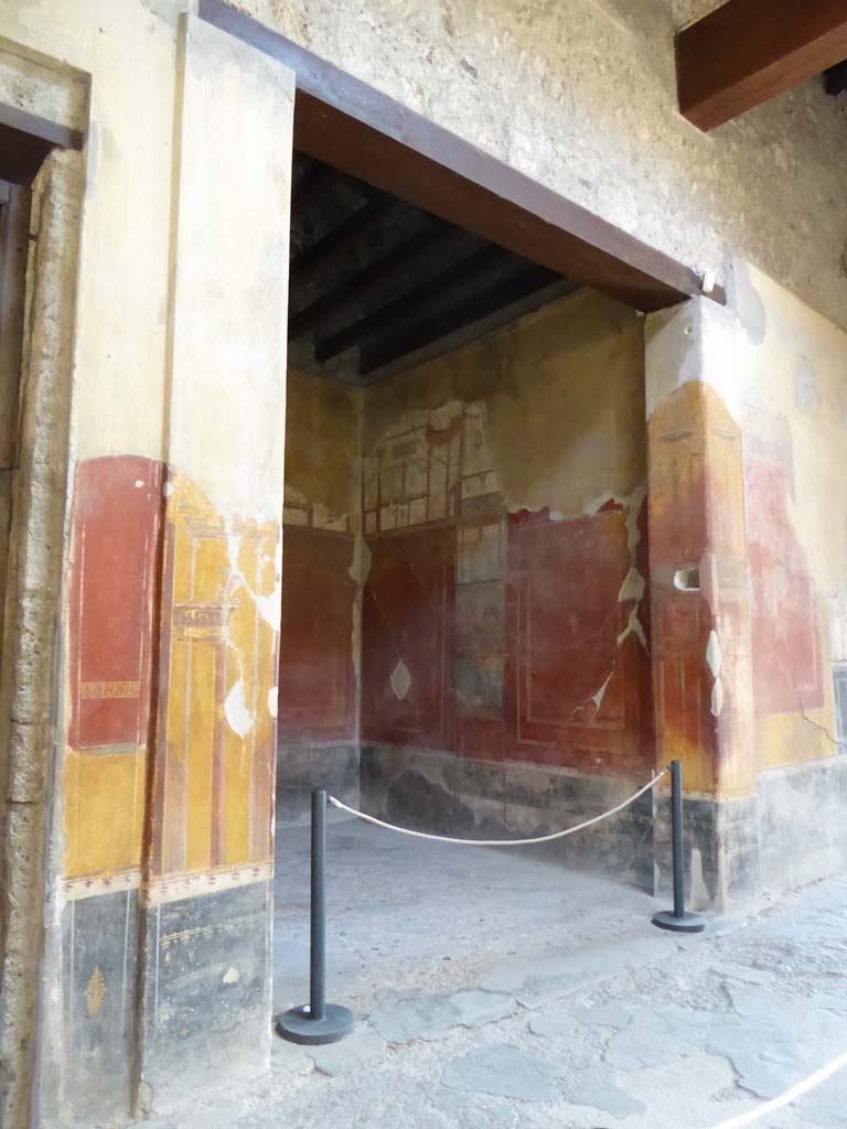 I.10.4 Pompeii. September 2017. Room 4, looking south-east from atrium.  
Foto Annette Haug, ERC Grant 681269 DÉCOR.

