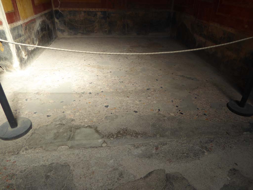 I.10.4 Pompeii. September 2018. Room 4, looking east across flooring, from atrium.  
Foto Annette Haug, ERC Grant 681269 DÉCOR.
