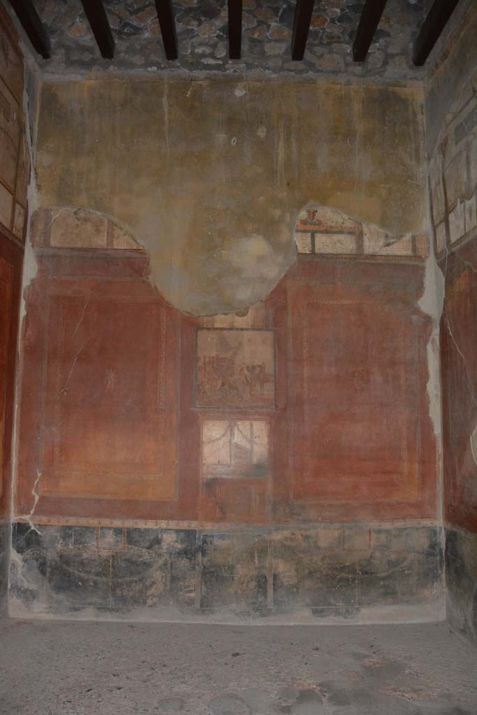 I.10.4 Pompeii. October 2017. Room 4, looking towards the east wall.
Foto Annette Haug, ERC Grant 681269 DÉCOR.

