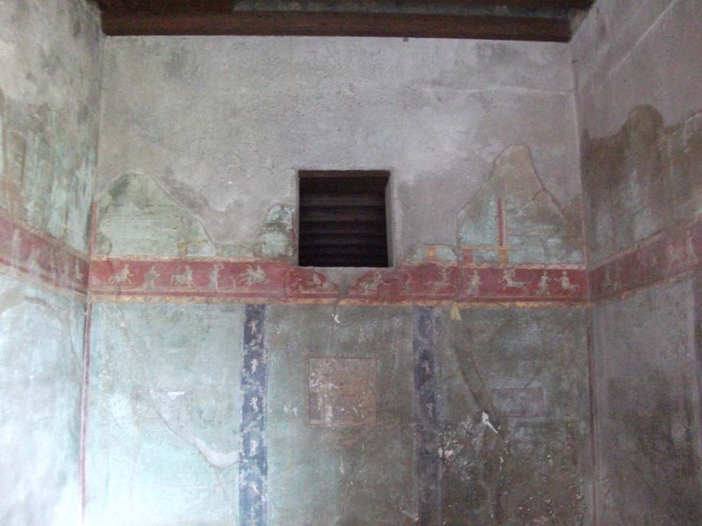 I.10.4 Pompeii. May 2010. Room 11, upper north wall.